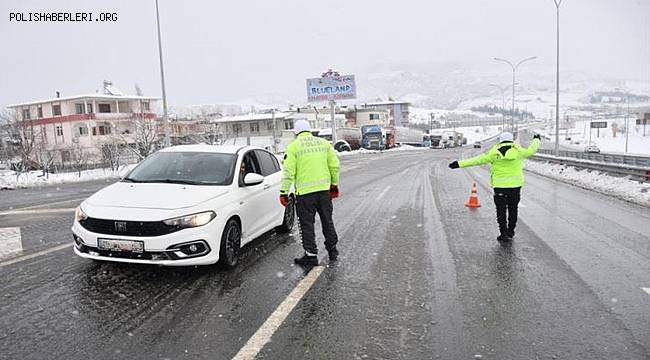 Kahramanmaraş-Kayseri kara yolu kontrollü trafiğe açıldı 