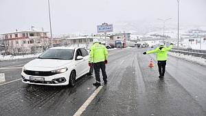Kahramanmaraş-Kayseri kara yolu kontrollü trafiğe açıldı 