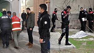 Mesleğinden İstifa eden eski polis, evinin bahçesinde cansız bulundu