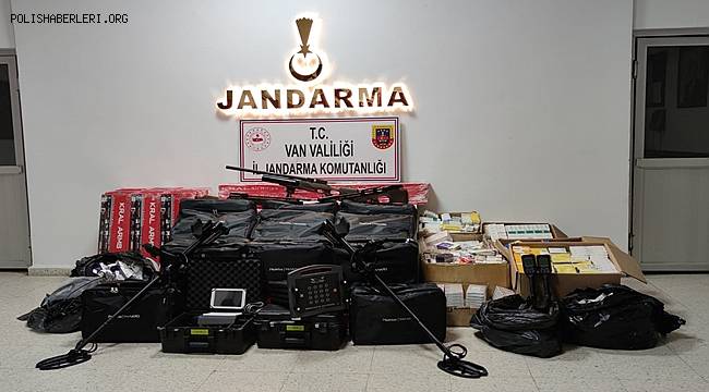 Van Jandarma ekipleri tarafından silah ve ilaç ele geçirildi  