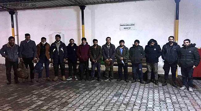 Hatay'da yolcu otobüsünde 13 düzensiz göçmen yakalandı