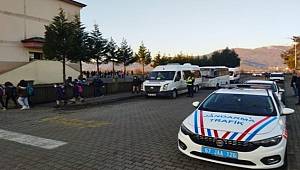 Jandarma okul çevreleri ve servis araçlarını denetledi