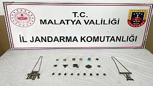 Malatya'da tarihi eser niteliği taşıyan 23 malzeme ele geçirildi
