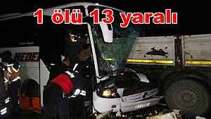 Sivas'ta yolcu otobüsü tırın dorsesine saplandı 1 ölü, 13 yaralı