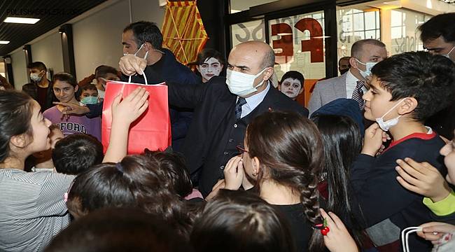   Vali Demirtaş, Sanat Akademisinde Öğrenciler İle Buluştu  