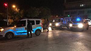 Adana'da hırsızlık şüphelisi iki kişi kovalamaca sonucu yakalandı