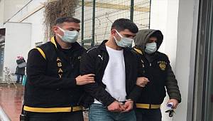 Adana'da kadının boynundan altın kolyesini çaldığı öne sürülen zanlı tutuklandı