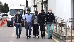 Adana'da uyuşturucu operasyonunda yakalanan 3 zanlı tutuklandı 