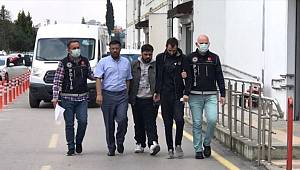 Adana'da uyuşturucu operasyonunda yakalanan 3 zanlı tutuklandı