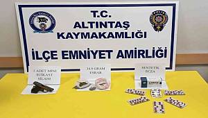 Altıntaş’taki operasyonda mini suikast silahı ve uyuşturucu ele geçirildi 