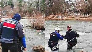 Avladığı ördeği almak için girdiği çayda hayatını kaybetti