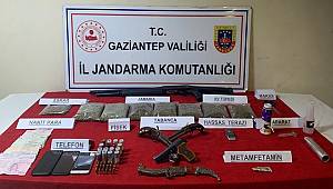 Jandarma uyuşturucu satıcısı ve kaçakçılara göz açtırmıyor