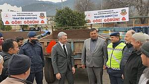 Kaş’ta 80 traktör sürücüsüne reflektör dağıtıldı 