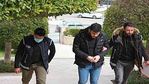 Marmaris’te midibüsten 35 düzensiz göçmen çıktı