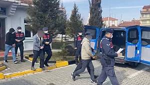 Tarladaki su dinamosunu çalan hırsızlar yakayı ele verdi