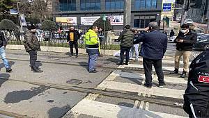 Tramvayın önüne atlayan kişi hayatını kaybetti