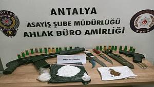 Antalya'da fuhuş ve kumar operasyonunda 9 şüpheli yakalandı
