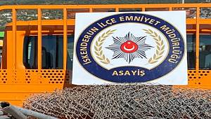 Hatay'da otoyol kenarındaki telleri ve demir boruları çalan 2 zanlı yakalandı 
