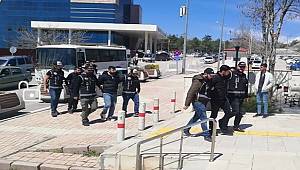 Hesap ödedikten sonra tehditler savurup havaya ateş açan 3 şüpheli yakalandı