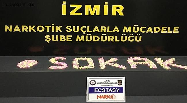 Ticari araçla uyuşturucu kuryeliği yapan 2 kadın yakalandı