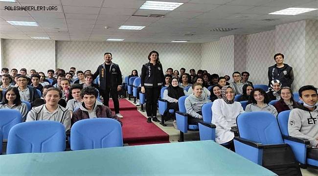Erzincan’da öğrencilere suçtan korunma yöntemleri anlatılıyor 