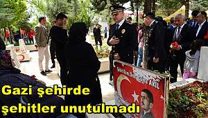 Gazi kentte şehitler unutulmadı