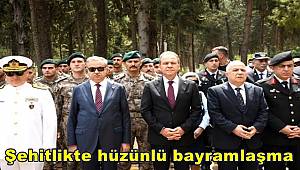 Mersin şehitlikte hüzünlü bayramlaşma