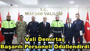 Vali Demirtaş, Başarılı Personeli Ödüllendirdi 