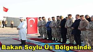 Bakan Soylu, bayram namazını üs bölgesindeki askerlerle kıldı