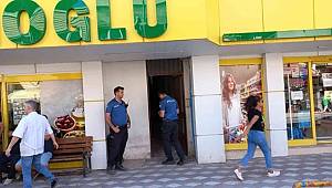 Çuvallı hırsız polisi görünce çuvalladı 