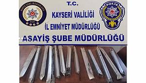 İşyerinden hırsızlık yapan şahıslar polisten kaçamadı 