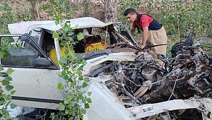 Mardin'de otomobil şarampole devrildi, 4 yaralı   