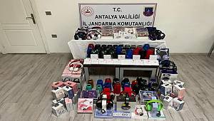 Piyasa değeri 300 bin TL olan kaçak elektronik ürünler ele geçirildi 