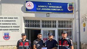 Sahte polis dolandırdı, jandarma parasını kurtardı 