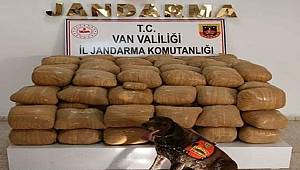 Van'da 21 çuvalda 700 kilogram esrar ele geçirildi