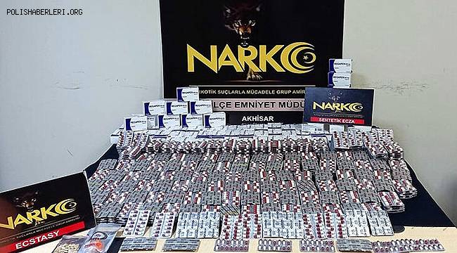 Akhisar'da durdurulan araçta uyuşturucu madde ele geçirildi, 2 tutuklama