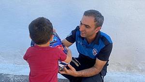 Polis ihtiyaç sahibi öğrencileri unutmadı