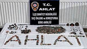 Bitlis’te sikke ve tarihi eser ele geçirildi