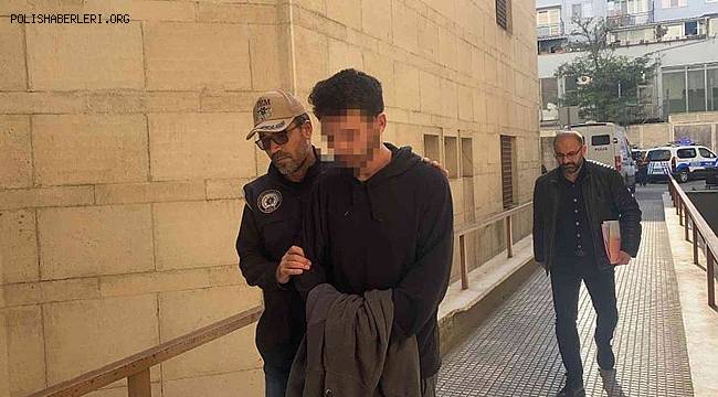 Feribotu kaçırdığı için bomba ihbarı yapan bir kişi adliyeye sevk edildi