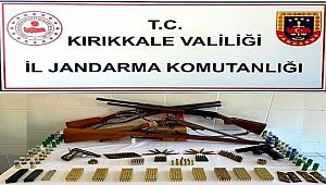 Kırıkkale'de cephanelik gibi ev, Çok sayıda silah ele geçirildi 