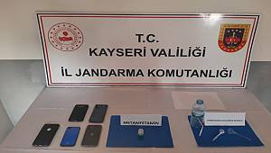 Jandarmadan 3 ilçede eş zamanlı uyuşturucu operasyonu, 5 gözaltı