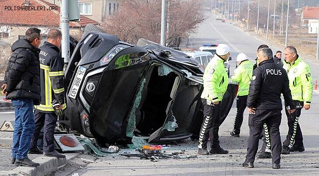 Kayseri'de iki otomobilin çarpıştığı kazada 5 kişi yaralandı