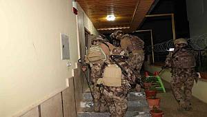 Mersin Tarsus’ta dolandırıcılık operasyonu, 24 gözaltı 