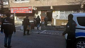 Tartıştığı eşini çaydanlıkla yaraladı
