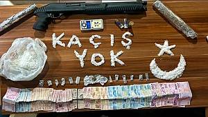 İzmir polisi uyuşturucu tacirlerini 'ŞUT'ladı 