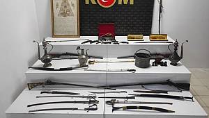 Samsun'da tarihi eser olduğu değerlendirilen 16 kılıç ve 10 tabanca ele geçirildi