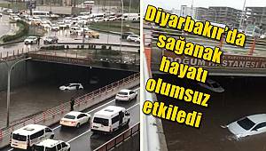 Diyarbakır’da sağanak, hayatı olumsuz etkiledi