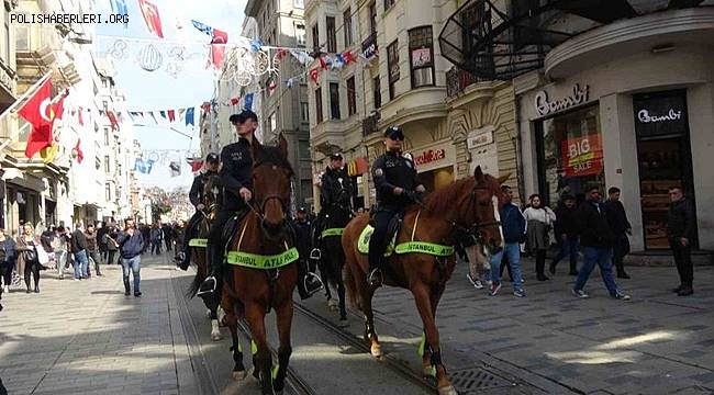 Taksim’de atlı birliklere yoğun ilgi