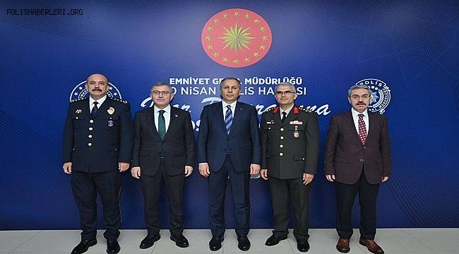 İstanbul Valisi Yerlikaya, emniyet mensuplarıyla iftarda bir araya geldi 