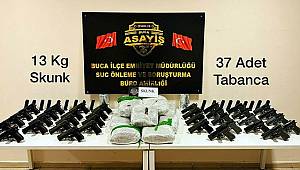 İzmir'de 37 tabanca ve 3 kilo skunk ele geçirildi! 2 gözaltı 